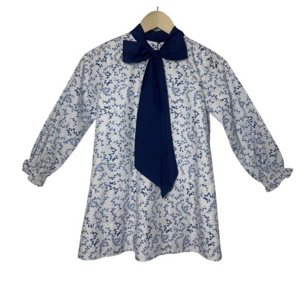 The Yellow Lamb Girls Sz: 8 Blue White Back Button Floral Vine Print Shift Dress
